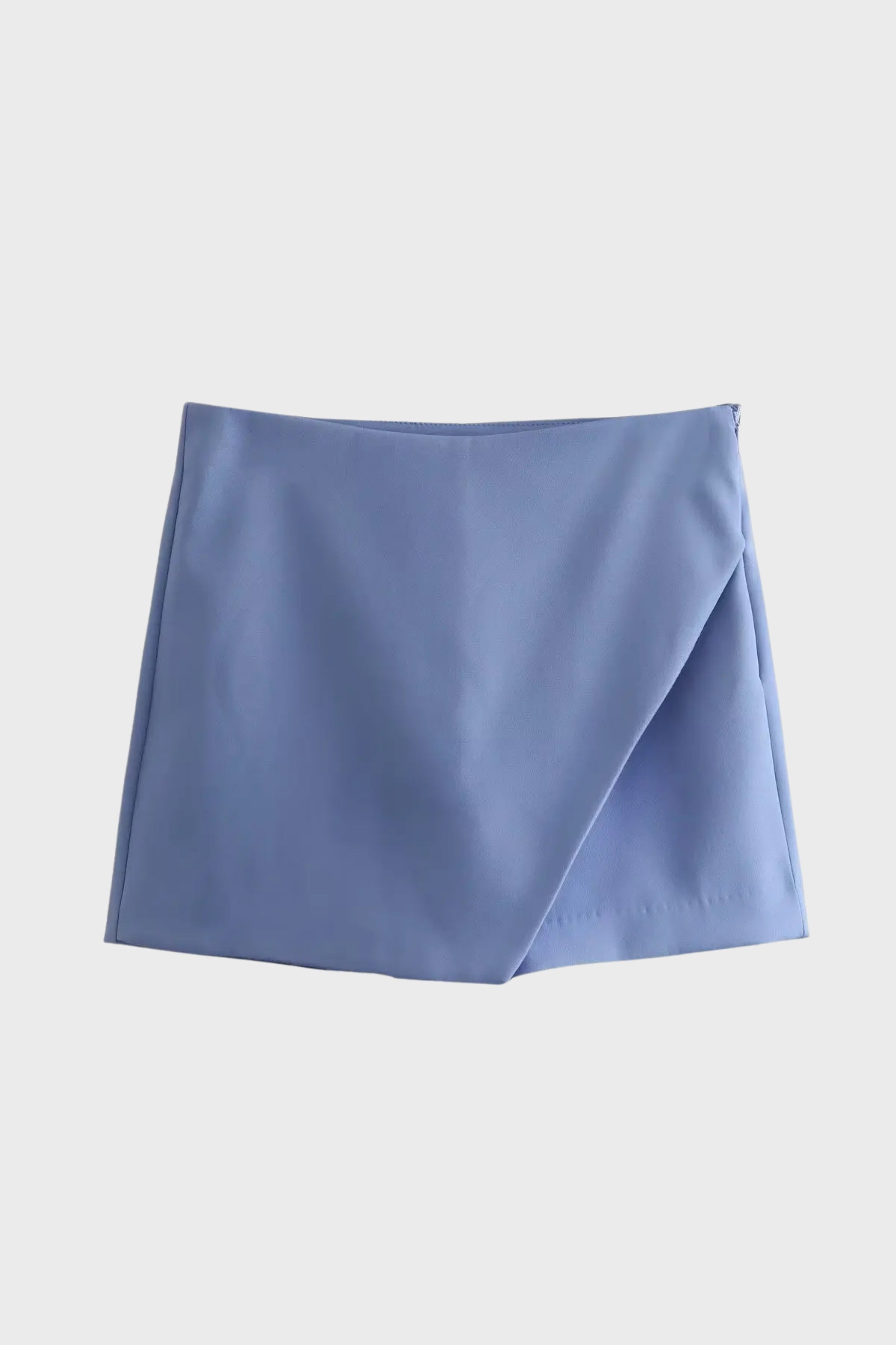 Jade Short - trendy high-waist women's shorts with a versatile design.